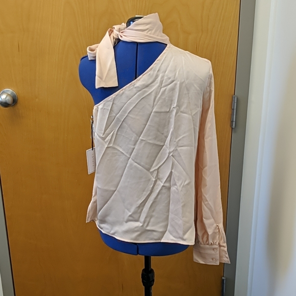 One shoulder top - Picture 2 of 3